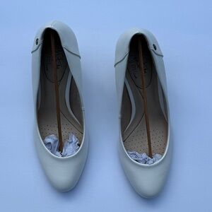 Life Stride Lively White Heels
